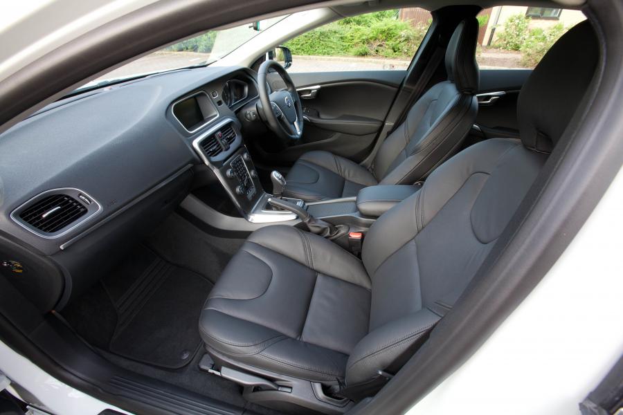  Volvo V40 2012 года  (фото 45 из 183)